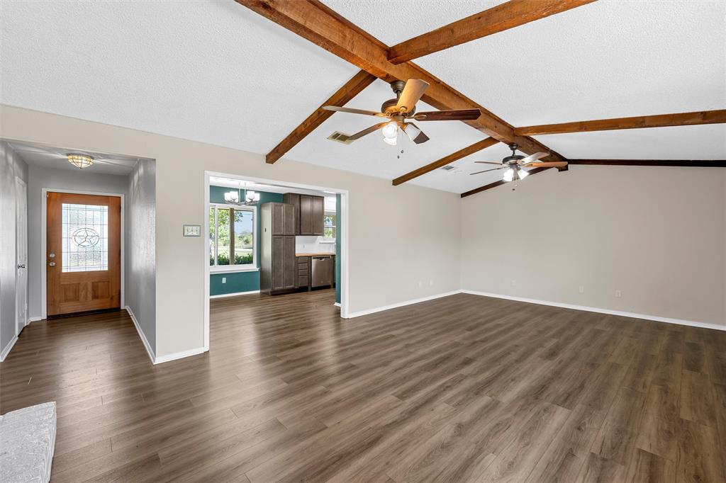 900 N Bunker Drive, Robinson, TX 76706 900 N Bunker Drive, Robinson, TX 76706