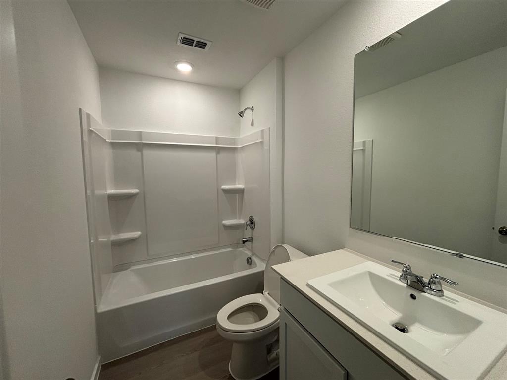 5313 Cabot Drive, Ennis, TX 75119