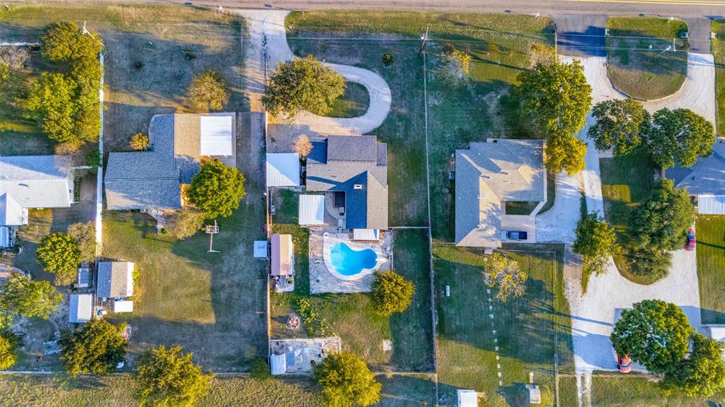 332 Fm 1493, Waxahachie, TX 75167