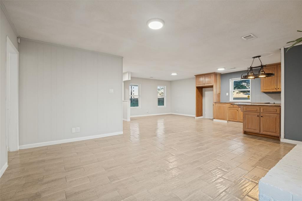 332 Fm 1493, Waxahachie, TX 75167