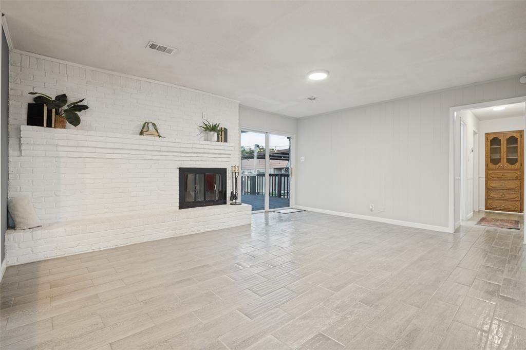 332 Fm 1493, Waxahachie, TX 75167