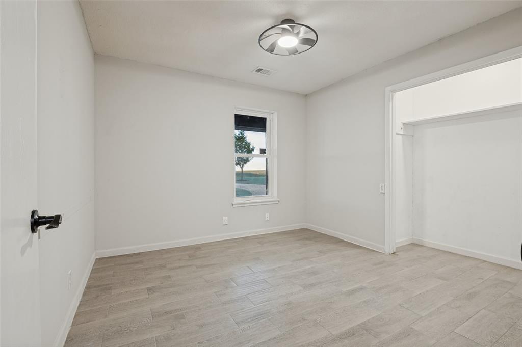 332 Fm 1493, Waxahachie, TX 75167