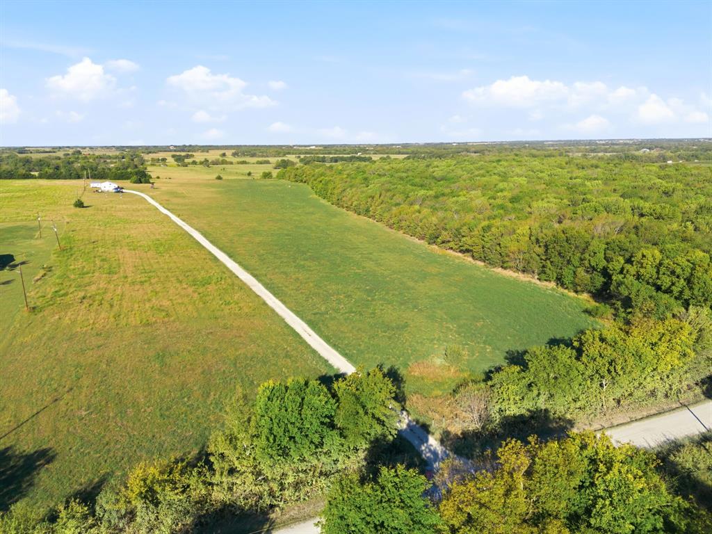 7292 County Road 1048, Celeste, TX 75423