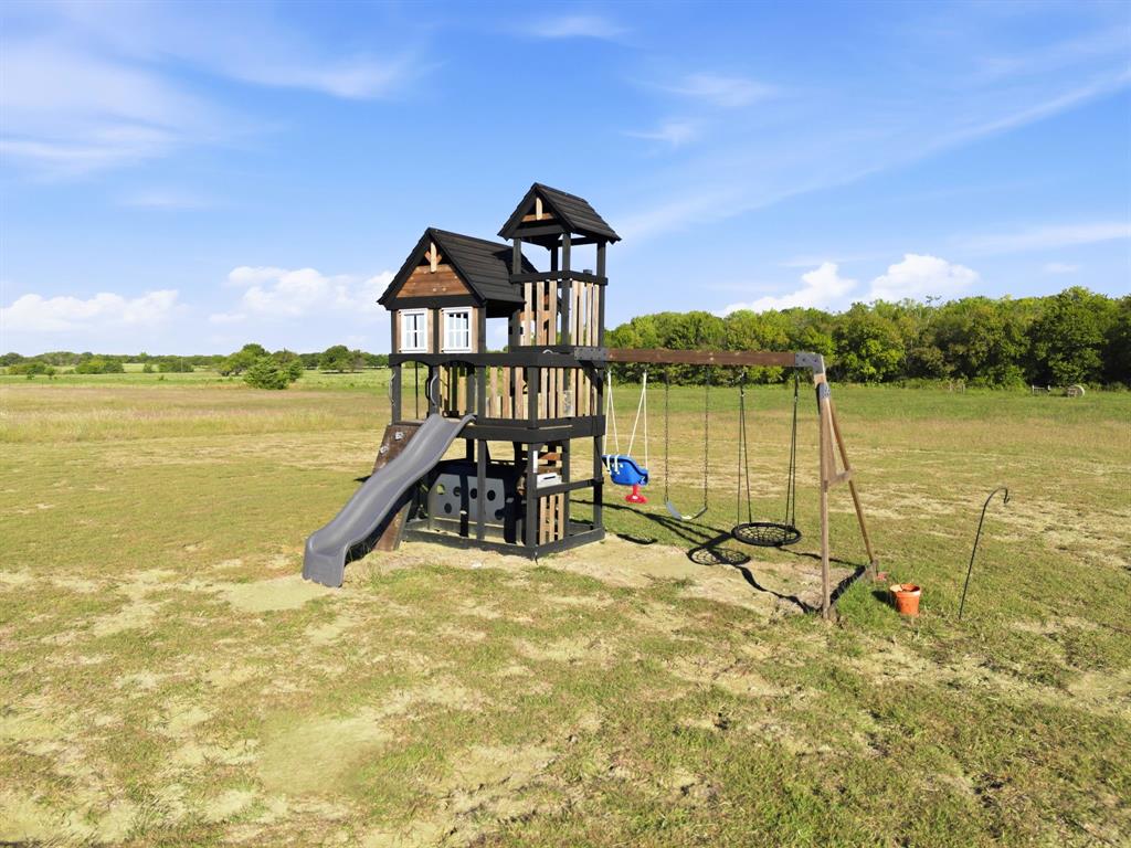 7292 County Road 1048, Celeste, TX 75423