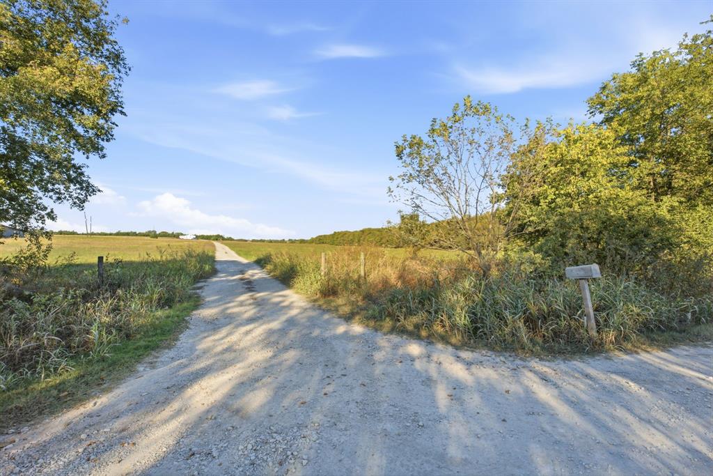 7292 County Road 1048, Celeste, TX 75423
