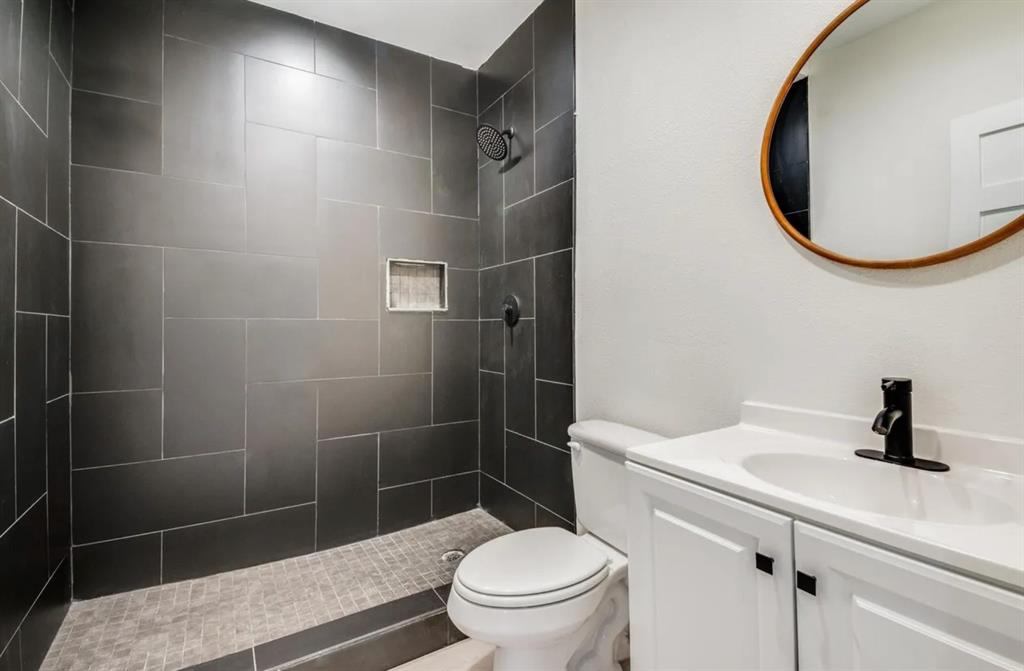 805 W 9th Street, Dallas, TX 75208