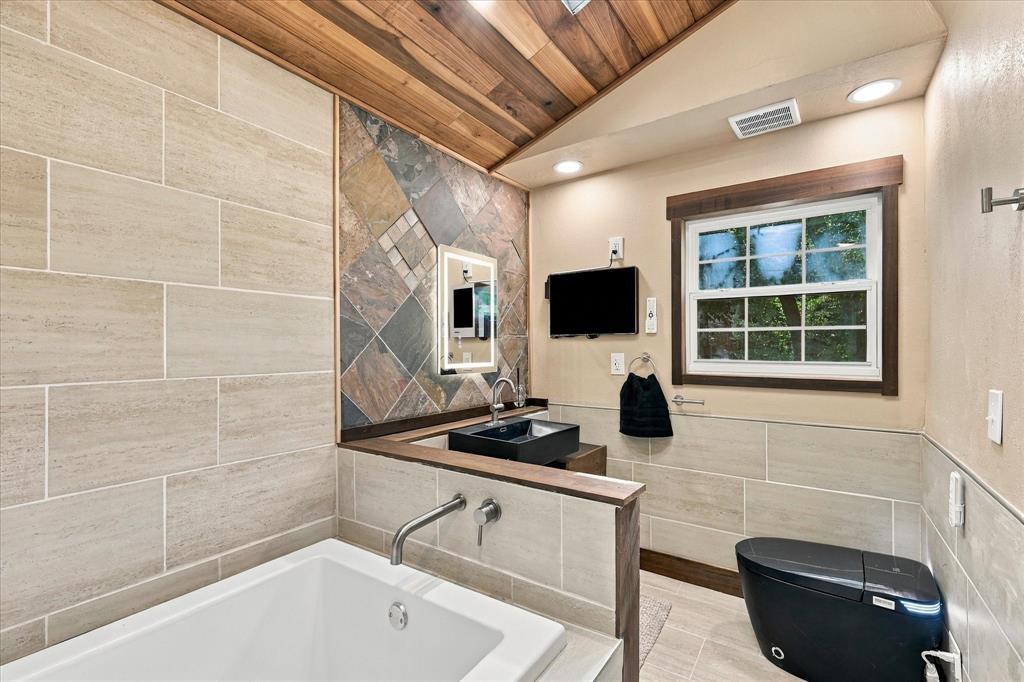 7638 Royal Lane, Dallas, TX 75230