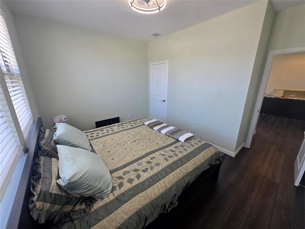 9839 Romo Street, Irving, TX 75063