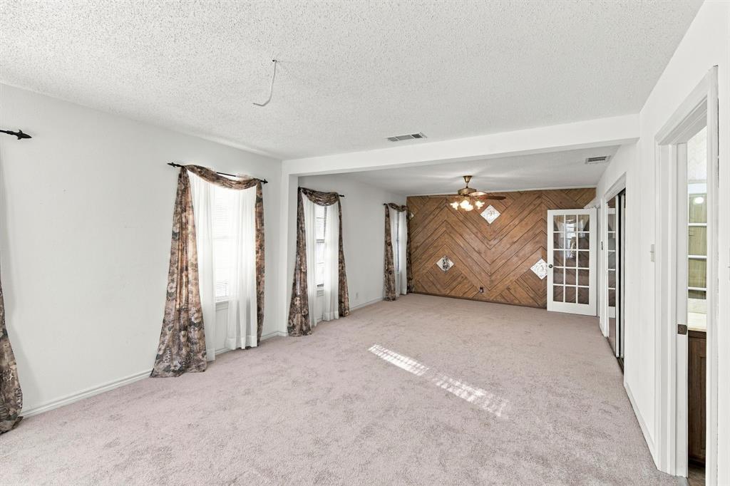 Large primary bedroom