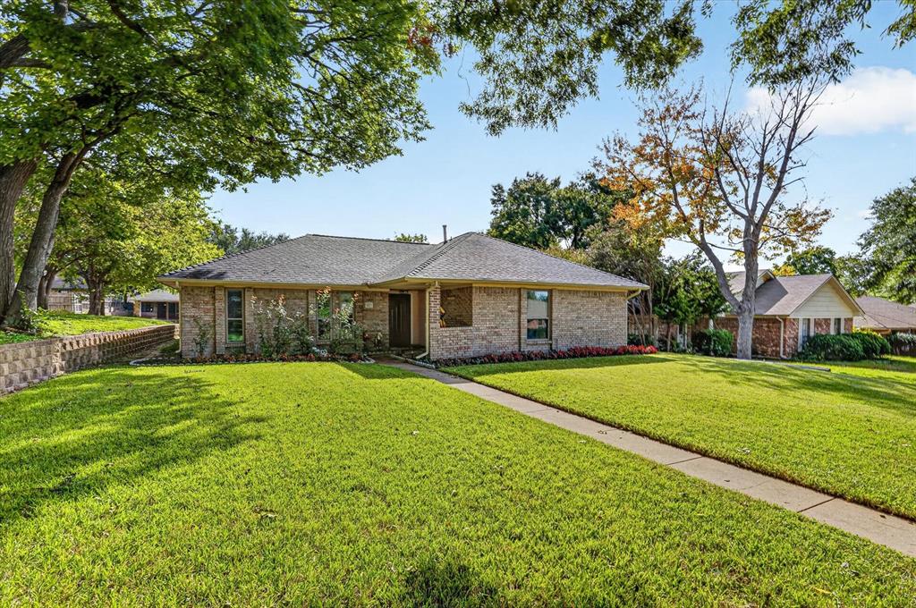 803 Village Green Drive, Rockwall, TX 75087