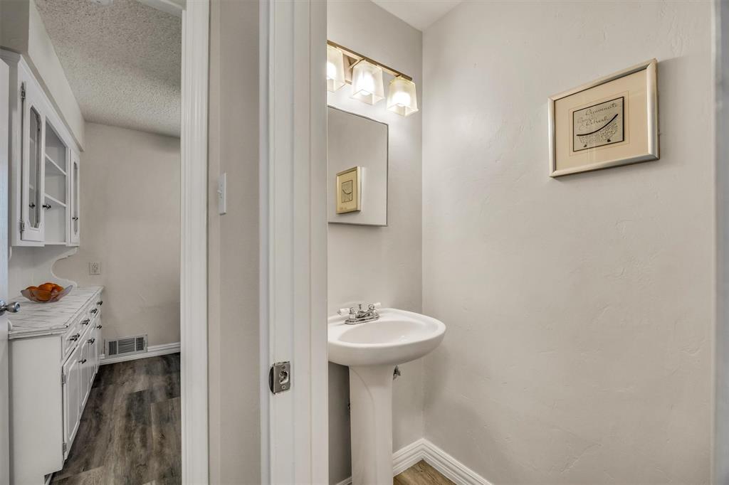 13760 Rolling Hills Lane, Dallas, TX 75240