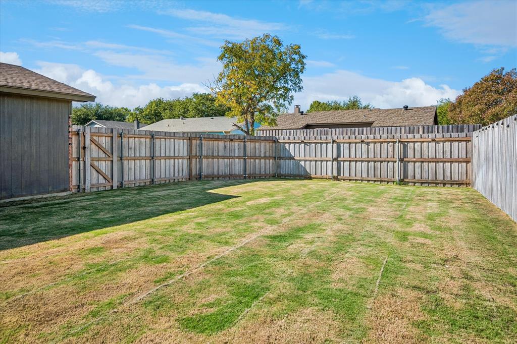 2219 Crockett Drive, Carrollton, TX 75006