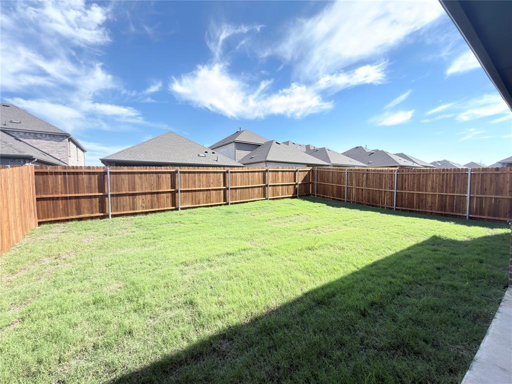 1907 Lostwood Drive, Princeton, TX 75407