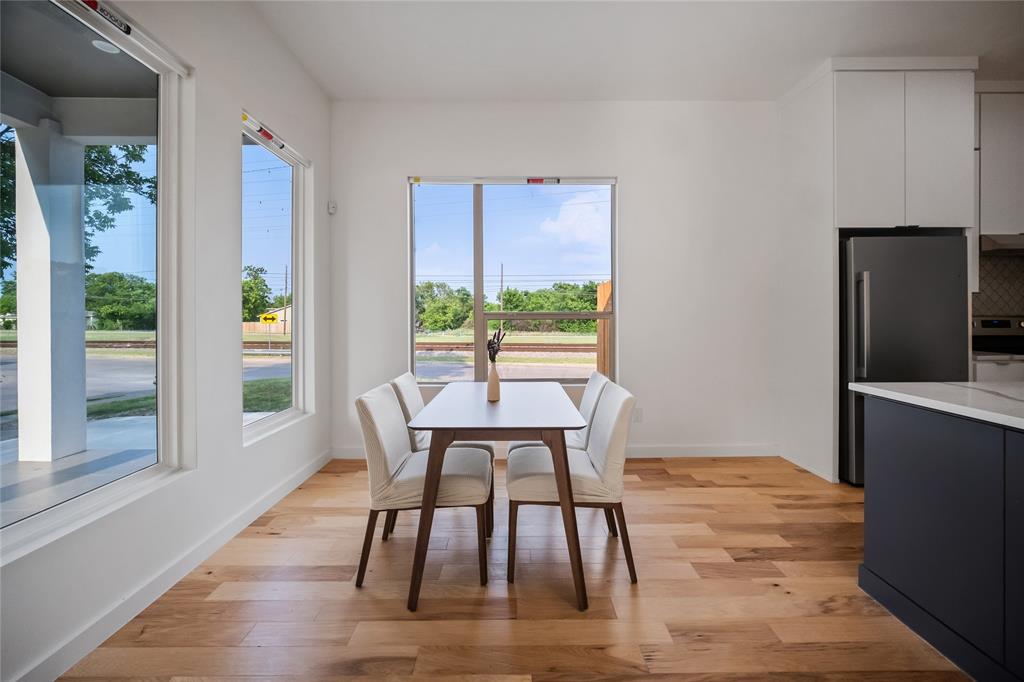 1350 Strickland Street, Dallas, TX 75216