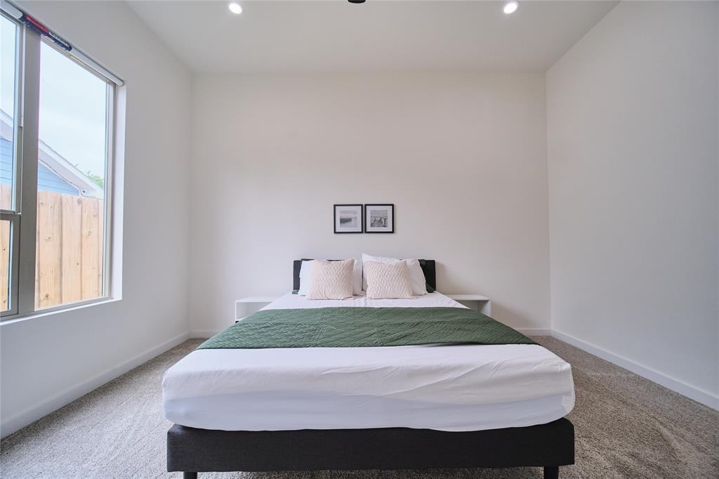 1350 Strickland Street, Dallas, TX 75216