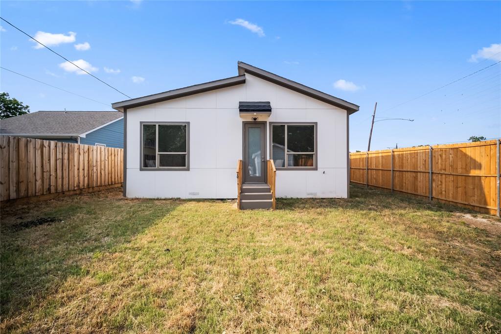 1350 Strickland Street, Dallas, TX 75216