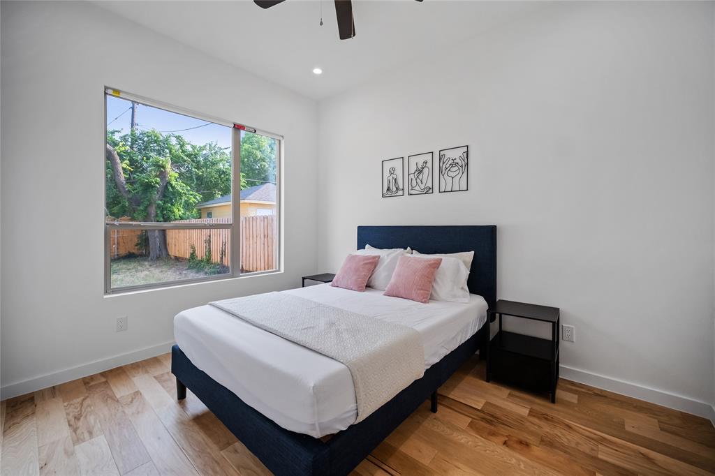 1350 Strickland Street, Dallas, TX 75216