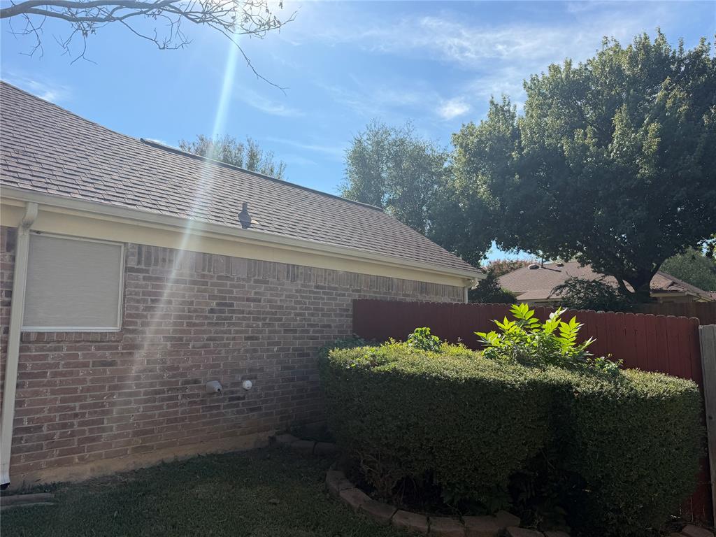 7213 Crabtree Lane, North Richland Hills, TX 76182