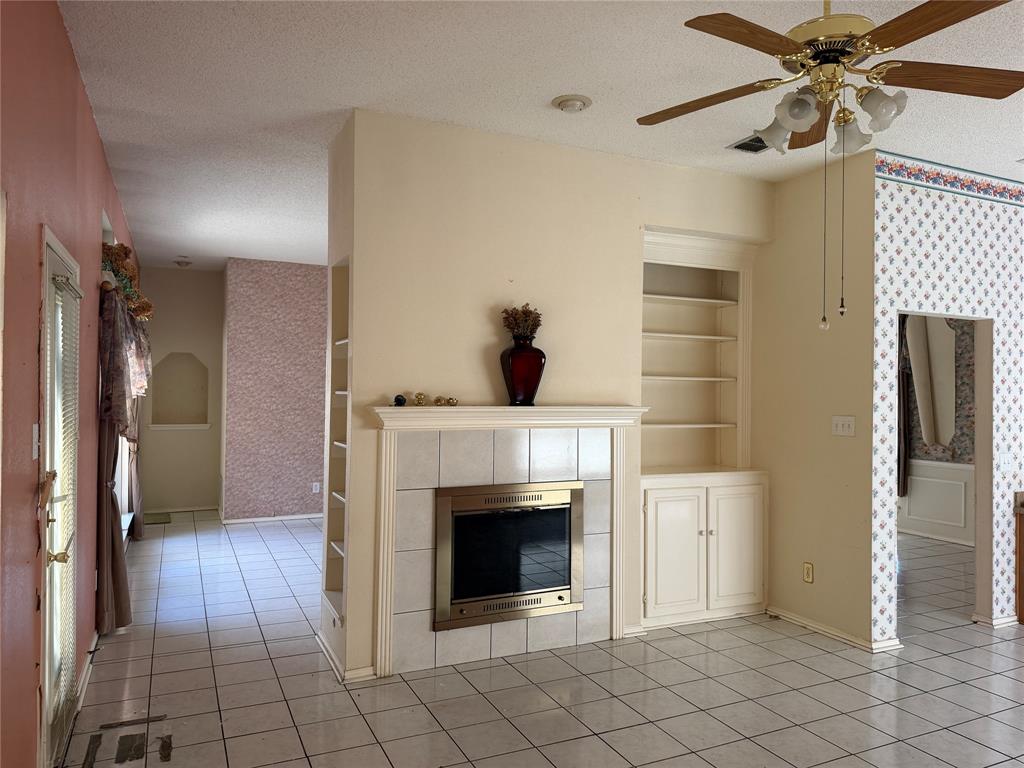 7213 Crabtree Lane, North Richland Hills, TX 76182