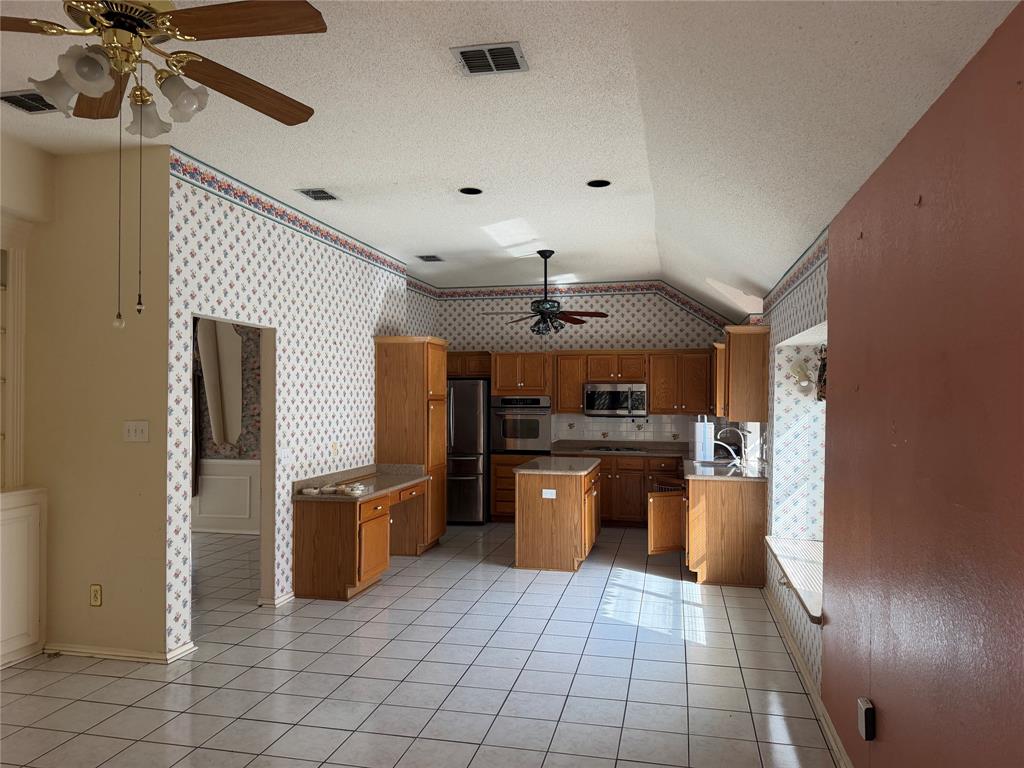 7213 Crabtree Lane, North Richland Hills, TX 76182