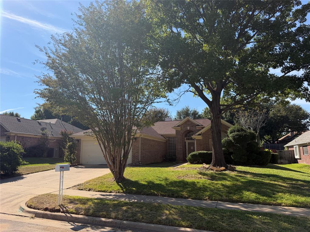 7213 Crabtree Lane, North Richland Hills, TX 76182