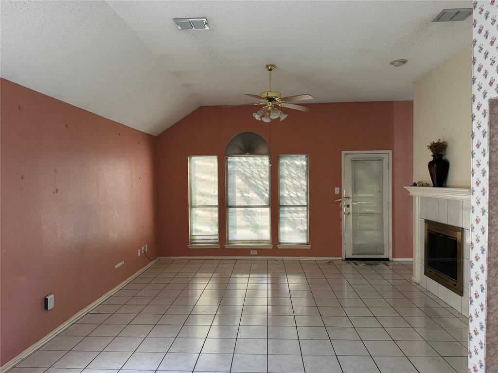 7213 Crabtree Lane, North Richland Hills, TX 76182