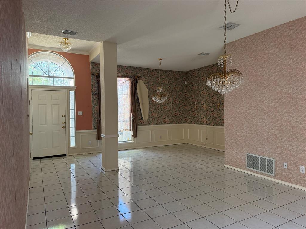 7213 Crabtree Lane, North Richland Hills, TX 76182