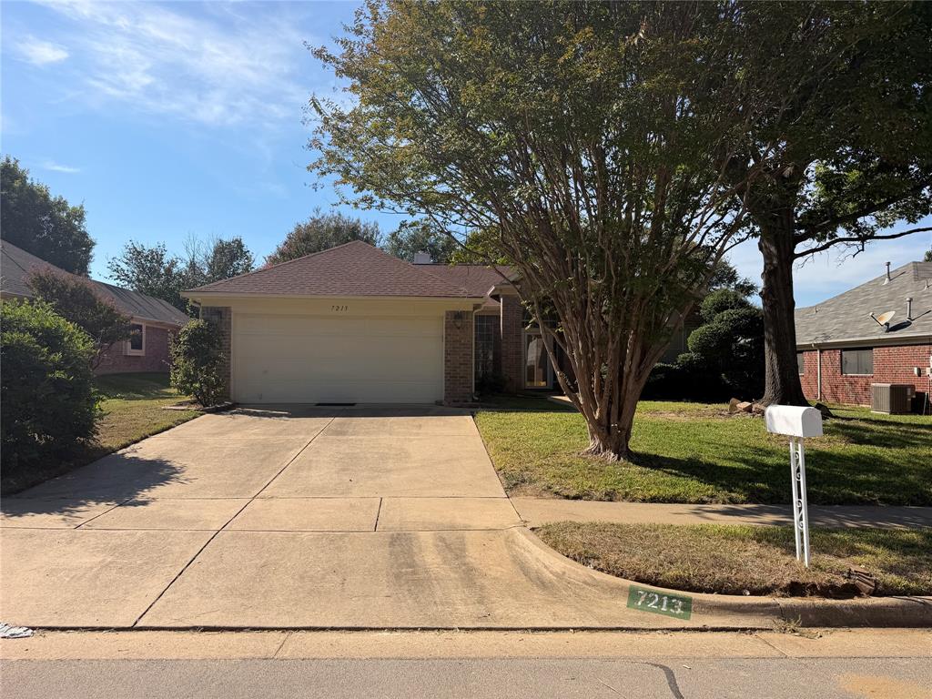 7213 Crabtree Lane, North Richland Hills, TX 76182