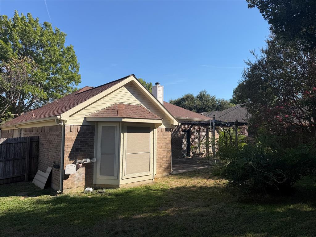7213 Crabtree Lane, North Richland Hills, TX 76182