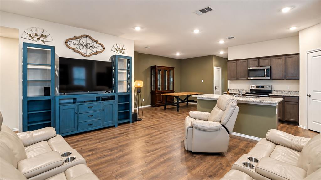 709 Darlington Oak Avenue, Royse City, TX 75189