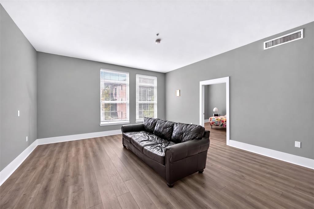 2305 Worthington Street, #202, Dallas, TX 75204