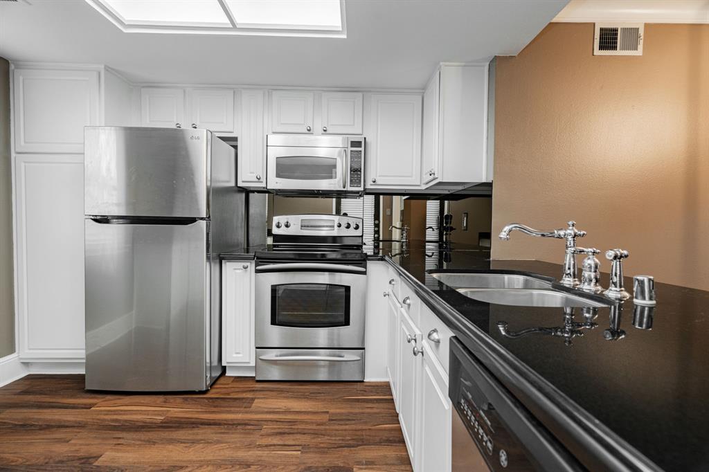 7809 Meadow Park Drive, #208, Dallas, TX 75230