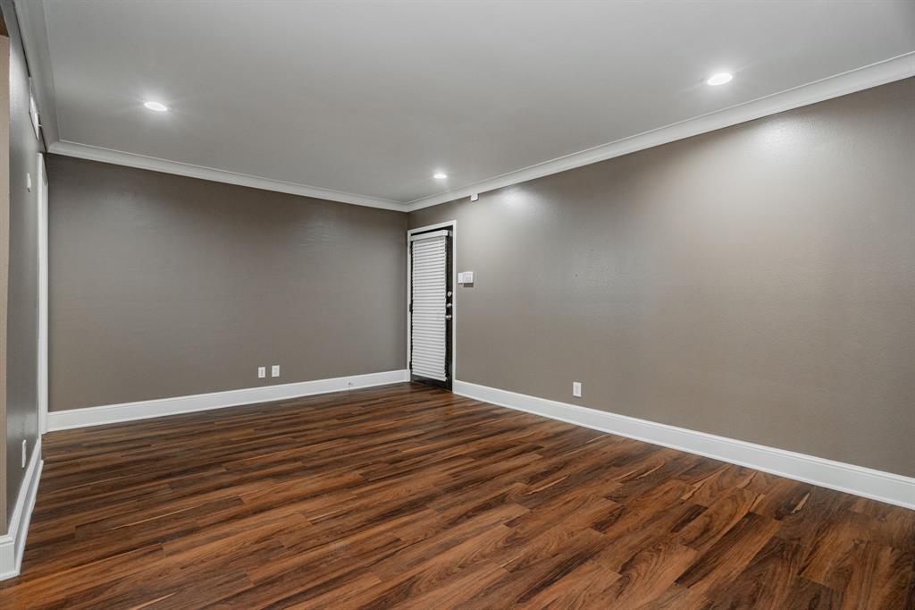 7809 Meadow Park Drive, #208, Dallas, TX 75230