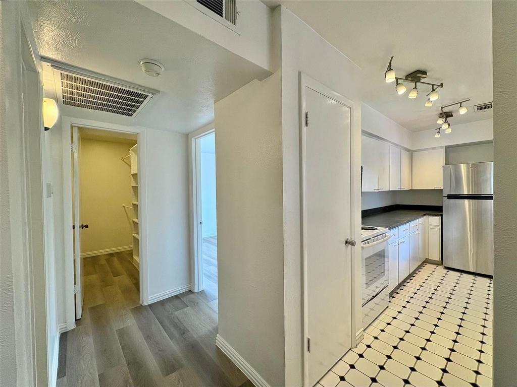 4347 Dickason Avenue, #207, Dallas, TX 75219