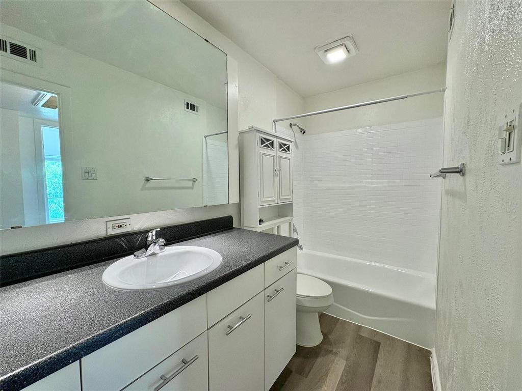 4347 Dickason Avenue, #207, Dallas, TX 75219