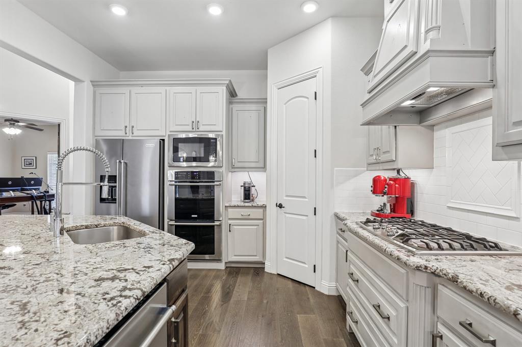 Timeless design with updates appliances with warranties. Timeless design with updates appliances with warranties.