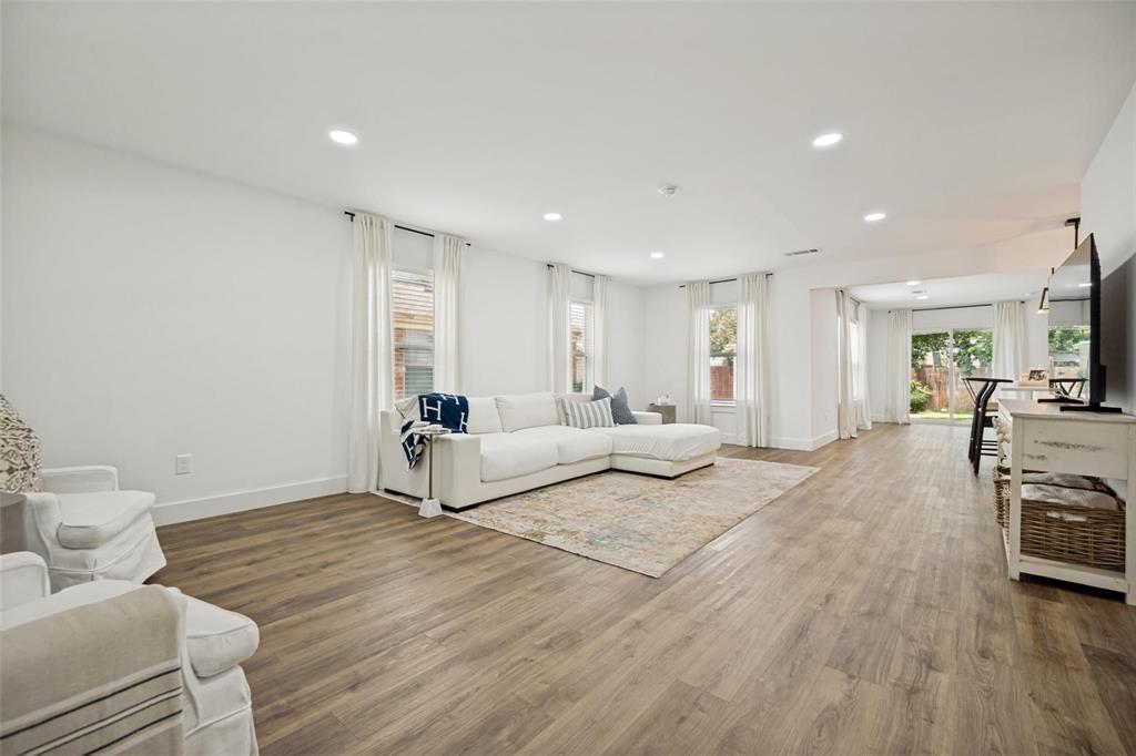 10229 San Juan Avenue, Dallas, TX 75228 10229 San Juan Avenue, Dallas, TX 75228