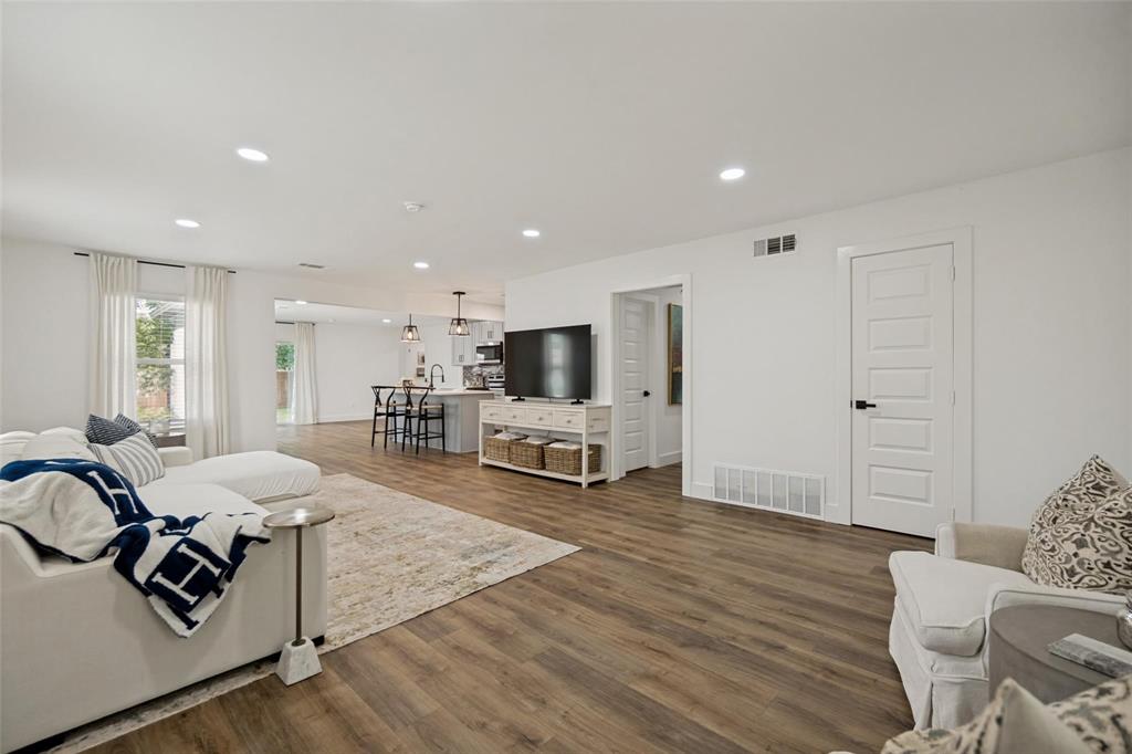 10229 San Juan Avenue, Dallas, TX 75228 10229 San Juan Avenue, Dallas, TX 75228