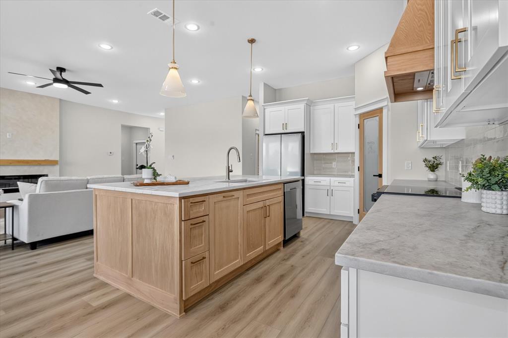 1657 Brookview Drive, Lancaster, TX 75146