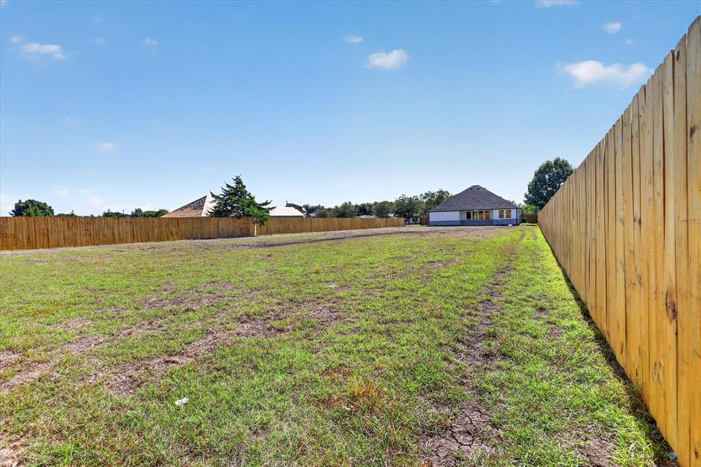 1657 Brookview Drive, Lancaster, TX 75146