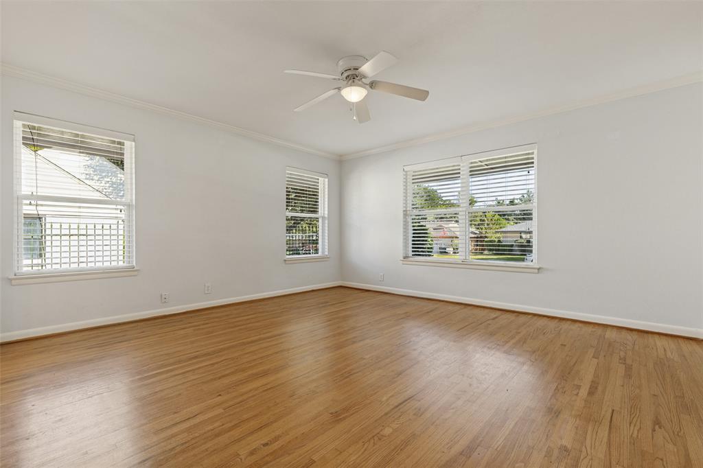 541 Woolsey Drive, Dallas, TX 75224