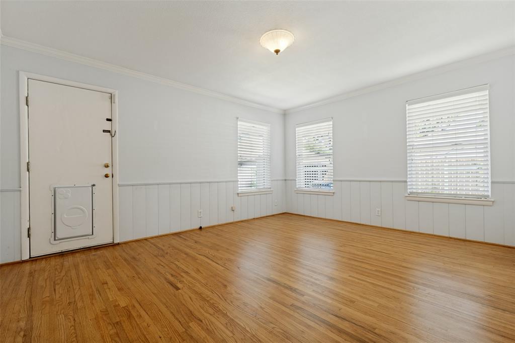 541 Woolsey Drive, Dallas, TX 75224