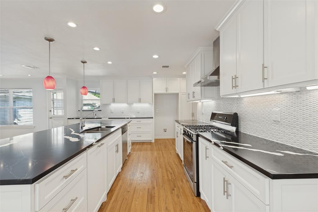 541 Woolsey Drive, Dallas, TX 75224
