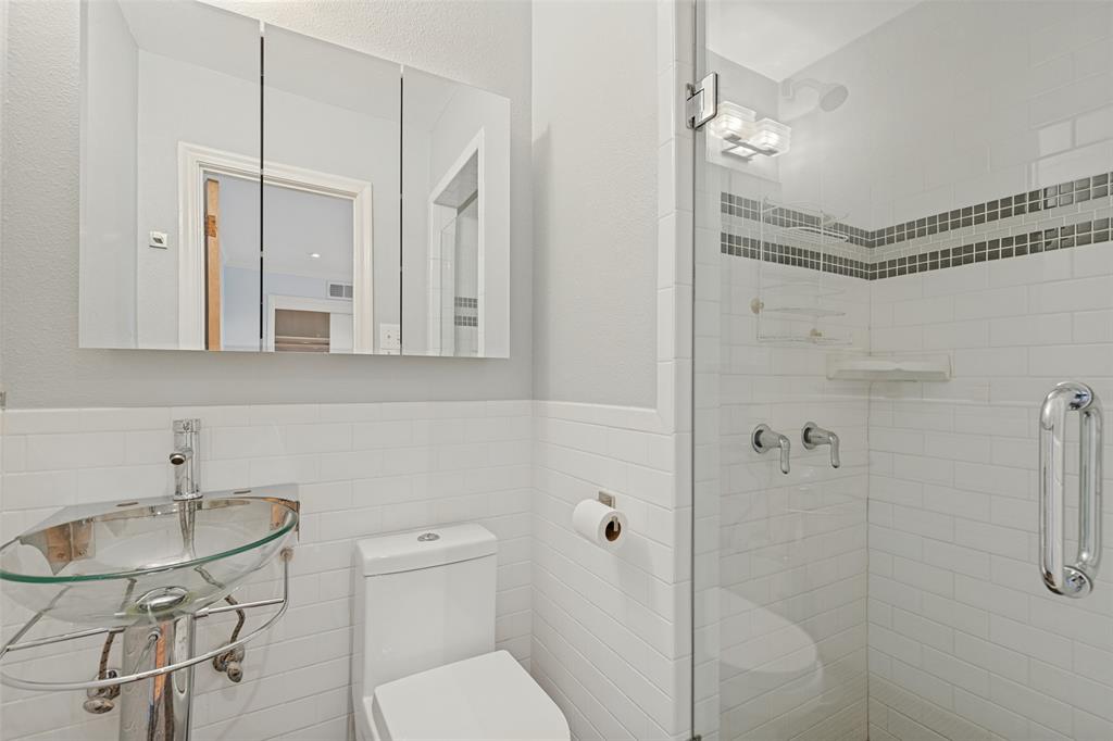 541 Woolsey Drive, Dallas, TX 75224