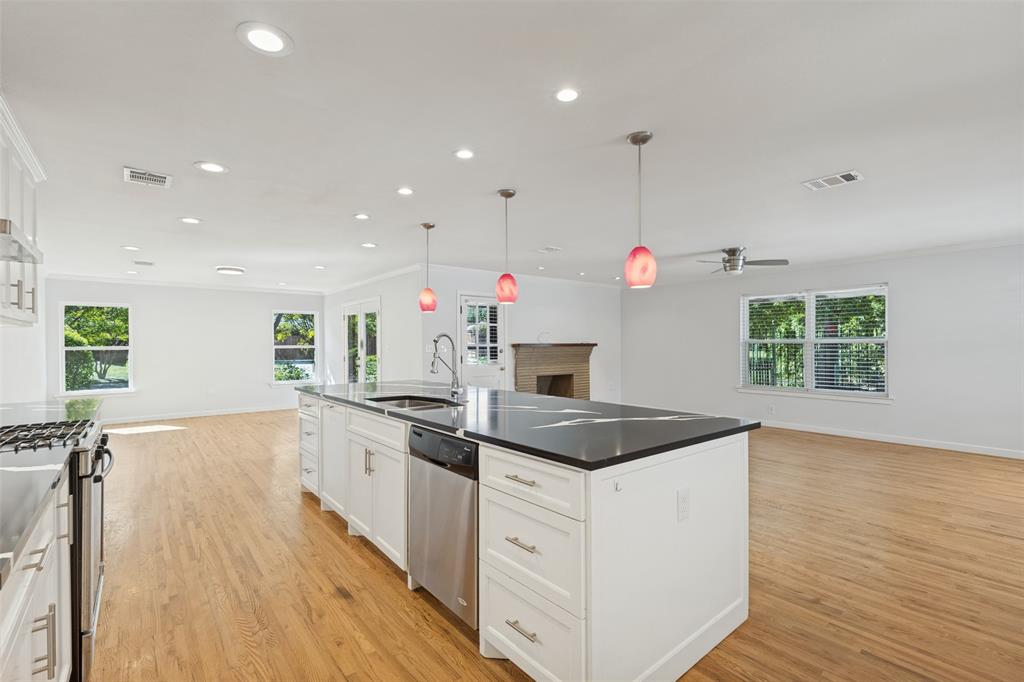 541 Woolsey Drive, Dallas, TX 75224