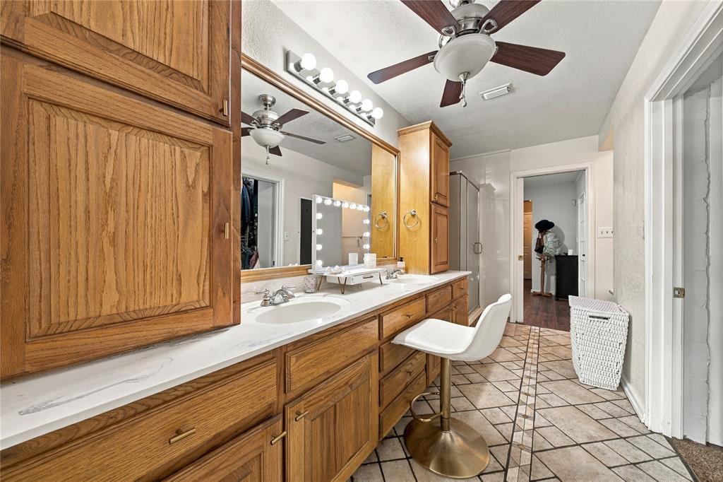 1001 Rolling Drive, Athens, TX 75751