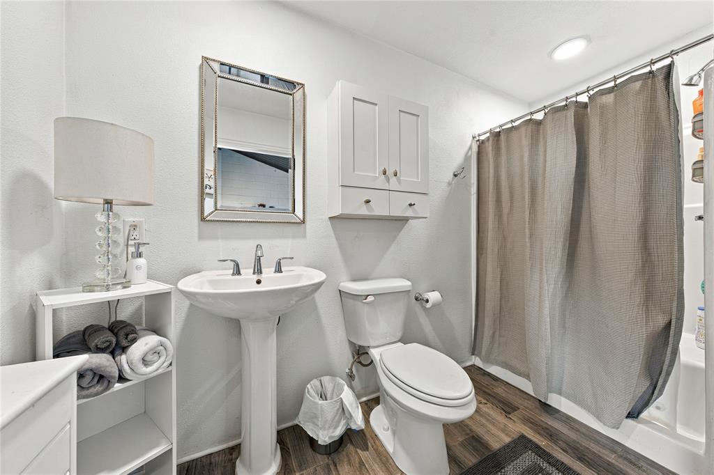 1001 Rolling Drive, Athens, TX 75751
