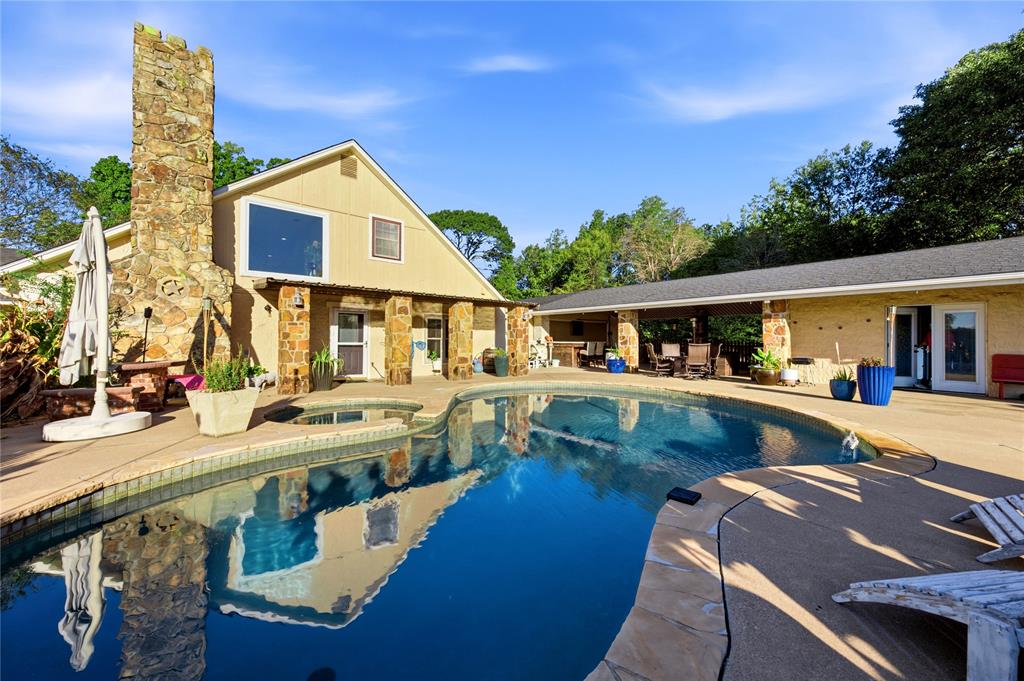 1001 Rolling Drive, Athens, TX 75751