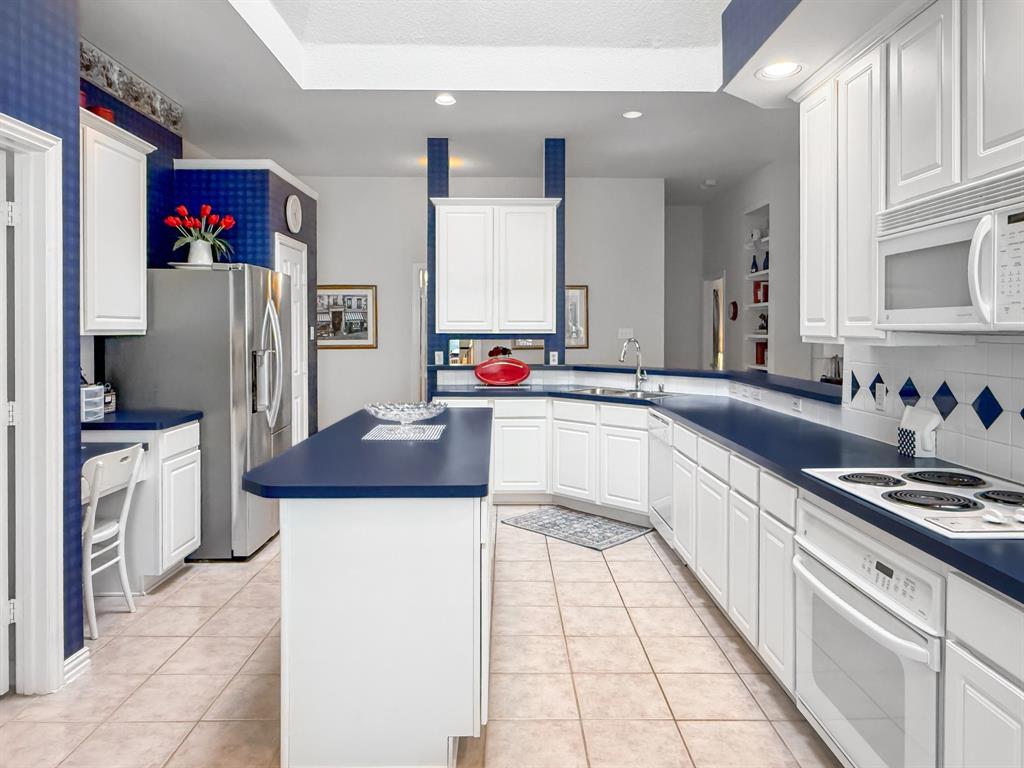 2502 Dove Creek Drive, Rowlett, TX 75088
