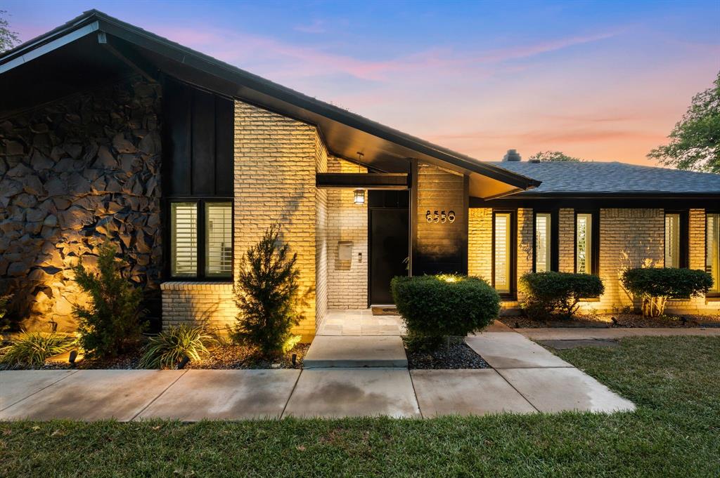8559 S Mediterranean Circle, Dallas, TX 75238 8559 S Mediterranean Circle, Dallas, TX 75238
